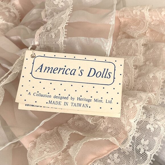 Heritage Mint Limited Country Collection Porcelain Vintage Doll - Picture 5 of 7